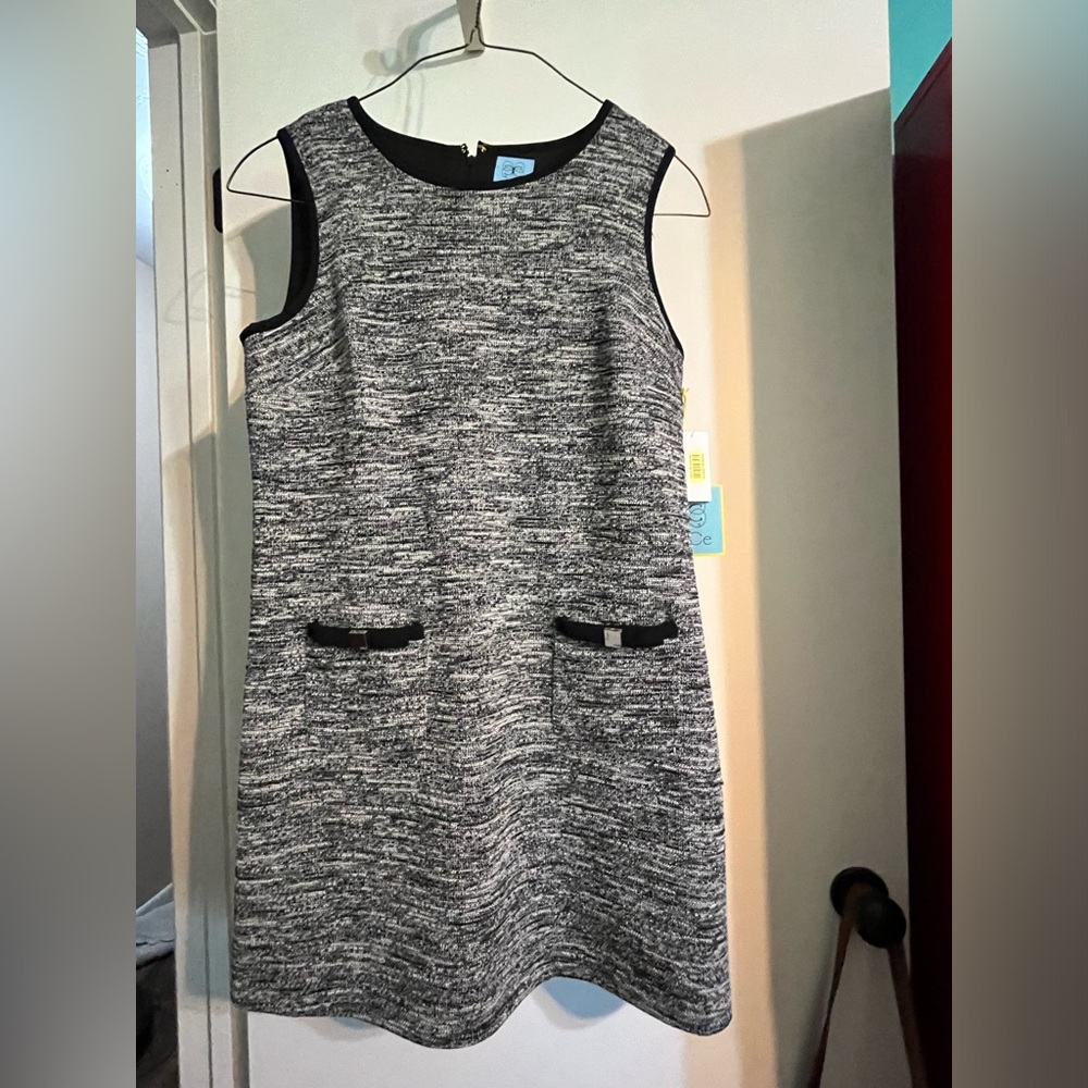NWT CeCe size 10 black and white sleeveless dress.